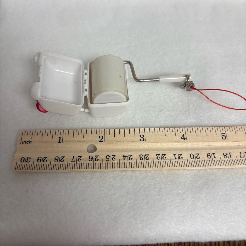 HELLO KITTY Mini Lint Roller Keychain White Cat - Picture 5 of 16